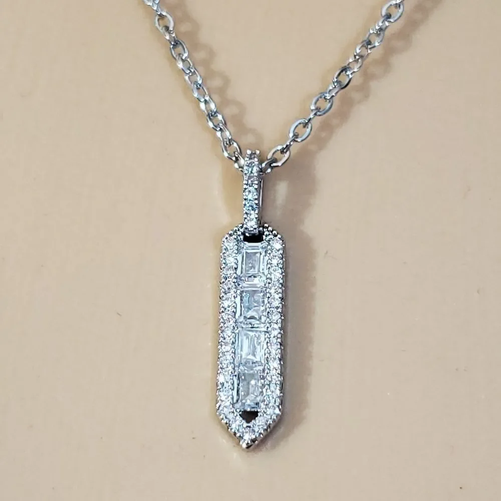 NEW  zirconia  silver plated fashion pendant and 18